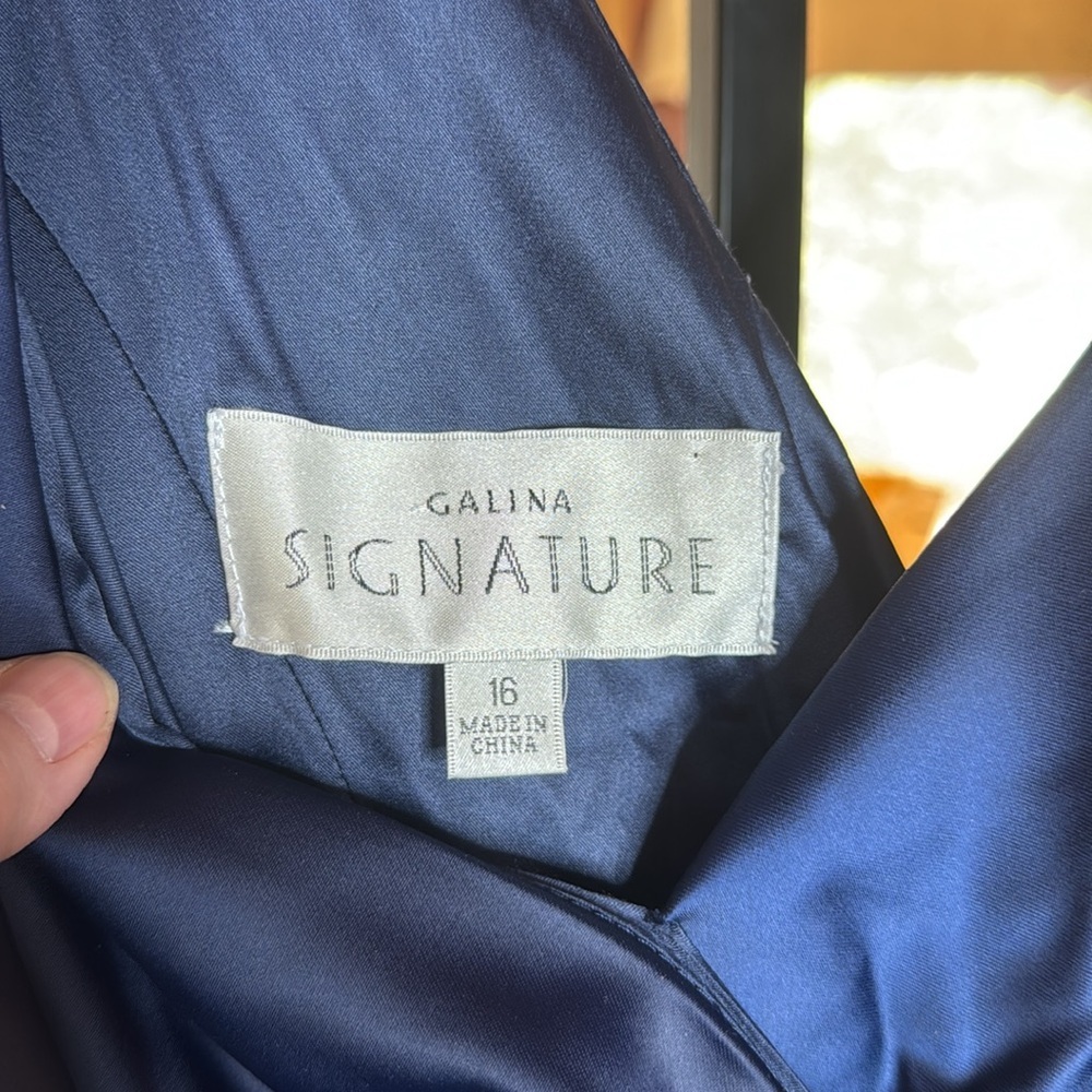 NWT Galina Signature Odette Navy Satin Gown Size 16 Formal Prom Maxi Dress - Picture 5 of 10